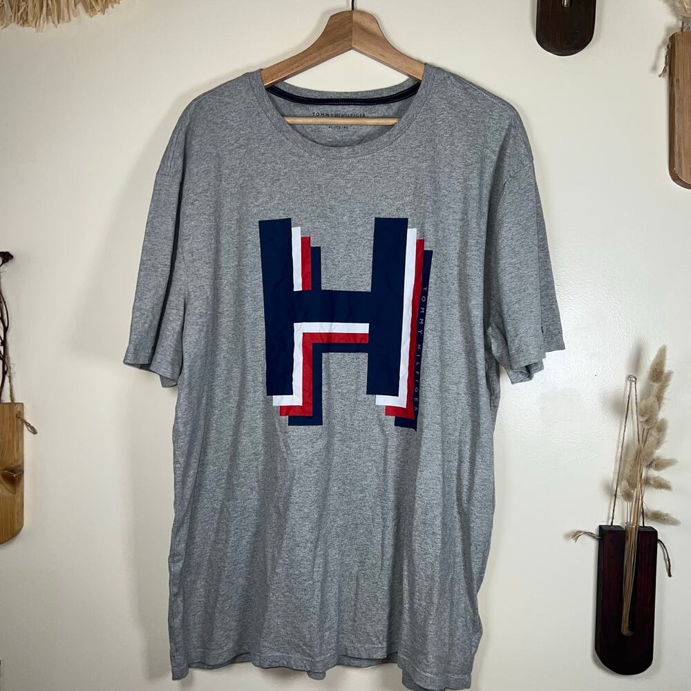 Tommy Hilfiger Men's XL Gray Graphic T-Shirt